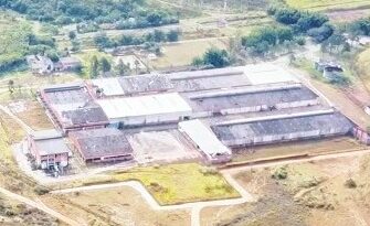 Ex-prefeito de Cruzeiro/SP se reúne na sede da Kimberly-Clark para discutir futuro de antiga fábrica