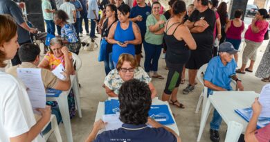Moradores de bairro em Aparecida recebem regularização de posse