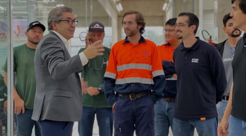 Senai Cruzeiro recebe representantes de fabricantes internacionais de explosivos