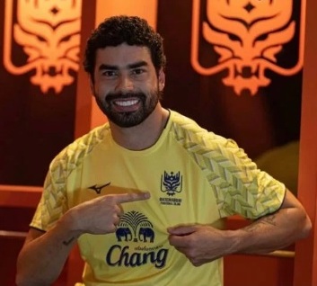 Cruzeirense Bruno Mendes inicia novo capítulo internacional no futebol