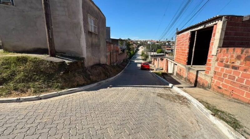 Prefeitura conclui calçamento da Rua 3 no Bela Vista, em Cruzeiro
