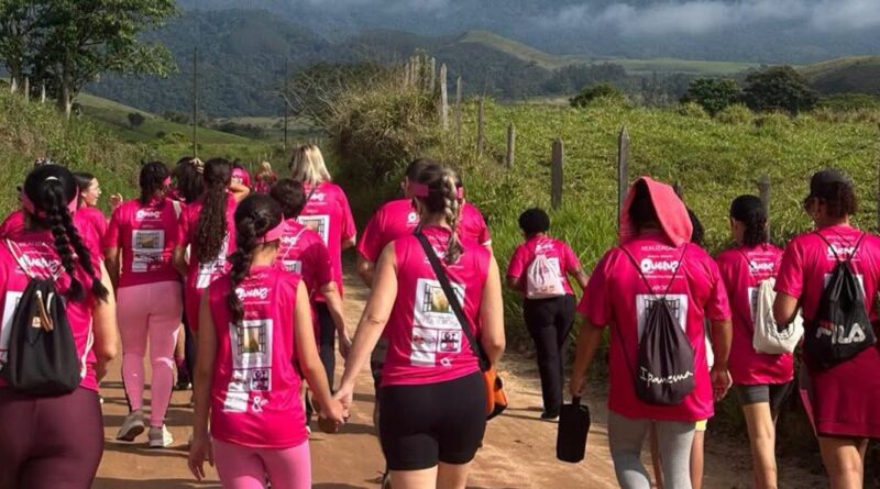 Queluz realiza caminhada de conscientização do Outubro Rosa